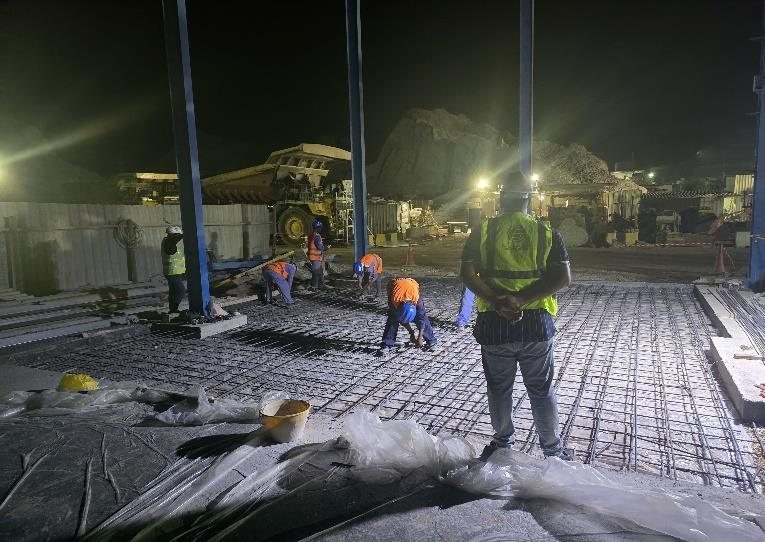 Night slab pour in progress